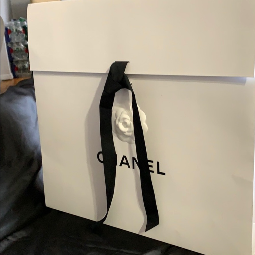 Chanel Gift Bag, Chanel Shopping Bag View 5